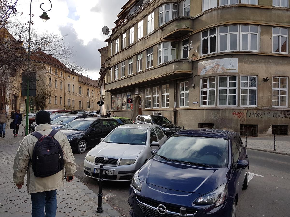 Dinicu Residence - Central Location Brasov Bagian luar foto