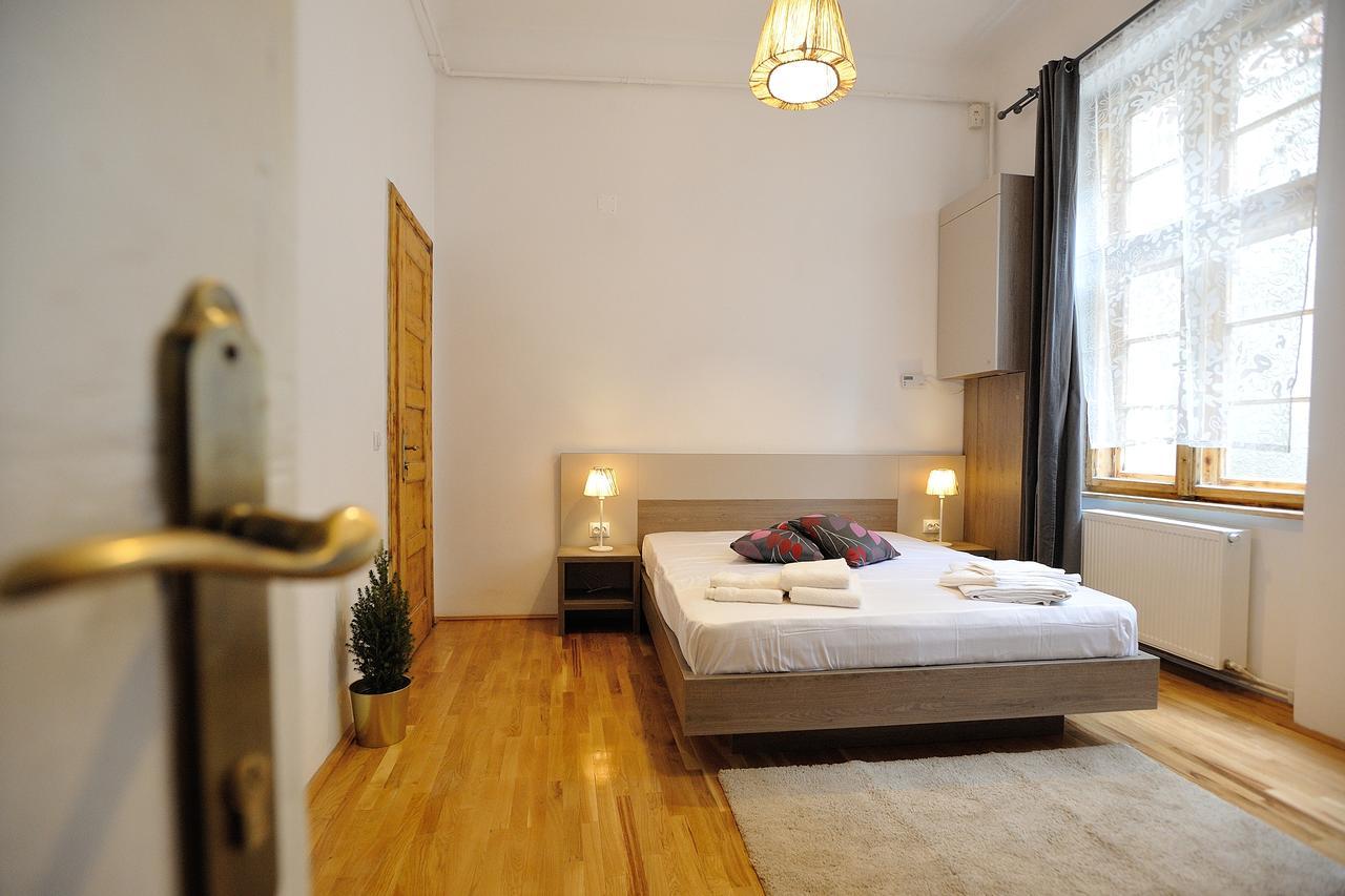 Dinicu Residence - Central Location Brasov Bagian luar foto
